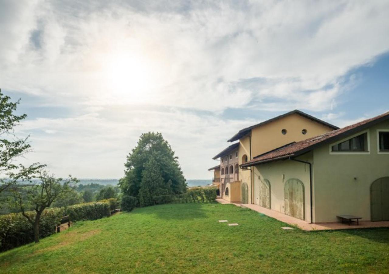 Charming Loft Golf Club Barolo Lägenhet Novello Exteriör bild