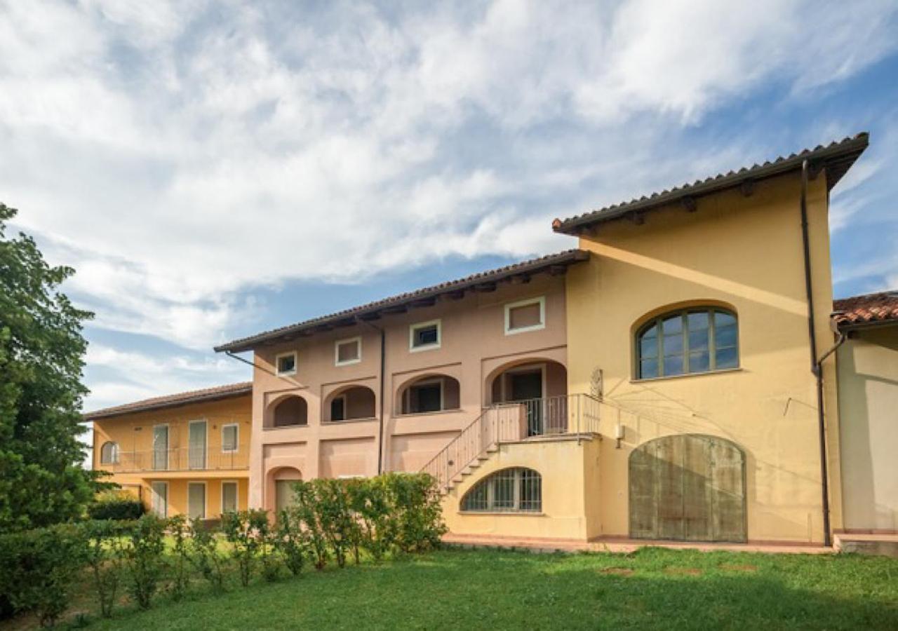 Charming Loft Golf Club Barolo Lägenhet Novello Exteriör bild