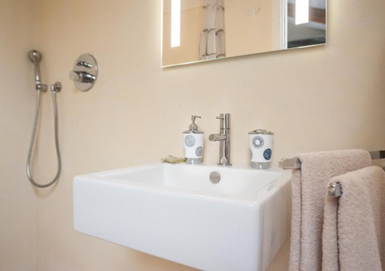 Charming Loft Golf Club Barolo Lägenhet Novello Exteriör bild